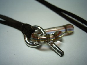 ６９ネックレインボー