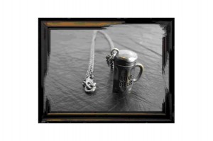 Varde77 THEFT VICTIM WHIZ COMPASS