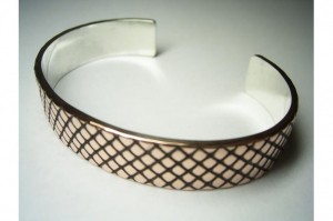 COMPASS VICTIM WHIZ AWA