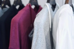 VICTIM ホワイトギャラリー デザイナー 下鳥直之 原宿 shop compass コンパス  モデル 新潟 古町 カミフル カメラ 写真 パーカー