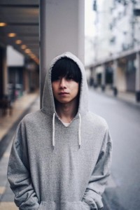 VICTIM ホワイトギャラリー デザイナー 下鳥直之 原宿 shop compass コンパス  モデル 新潟 古町 カミフル カメラ 写真 パーカー